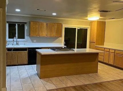 6649 Steiner Dr, Sacramento, CA 95823 Photo