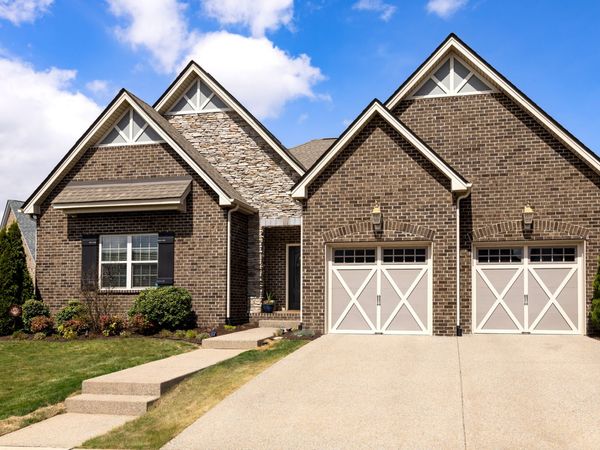 711 Canter Ln, Hendersonville, TN 37075