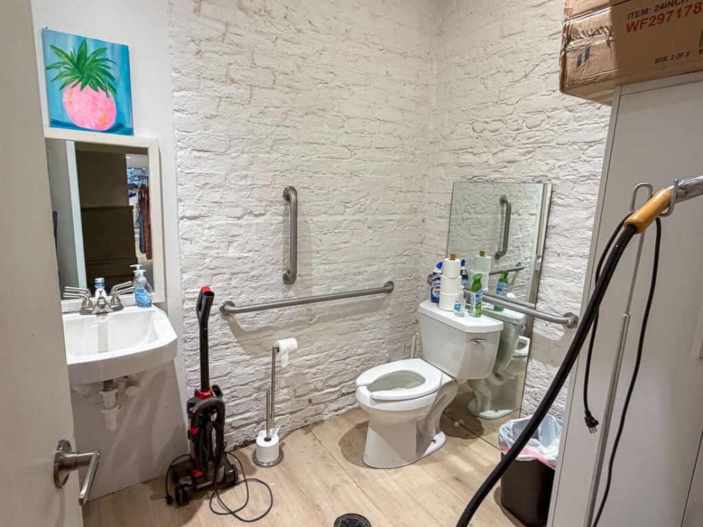 345 King Street Photo 14