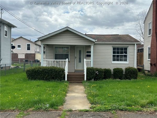 1315 Moore Avenue, Dunbar, WV 25064