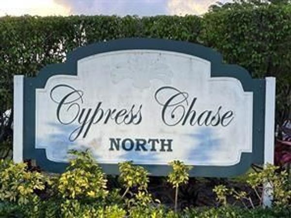 3341 NW 47th Terrace NW, Unit 304, Lauderdale Lakes, FL 33319