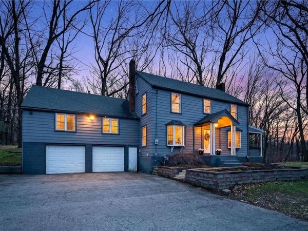 1369 S Hermitage Rd, Hermitage, PA 16148