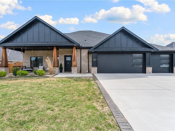 541 Bronco Street , Centerton, AR 72719