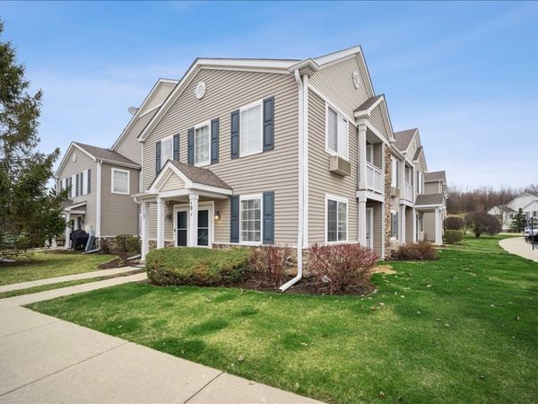 101 Silverstone Drive , Unit 101, Carpentersville, IL 60110