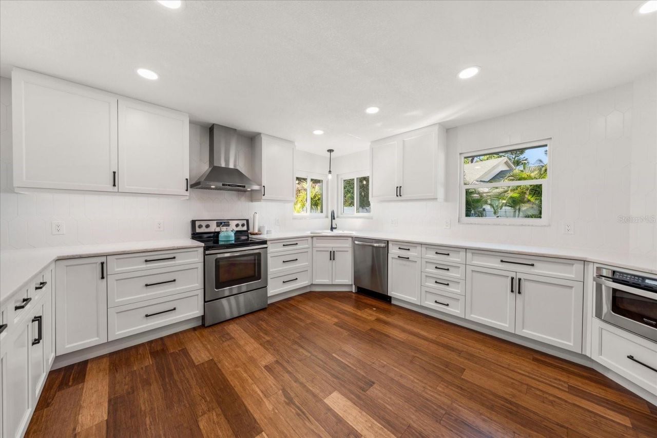 2929 Longbrooke Way , Clearwater, FL 33760 Photo