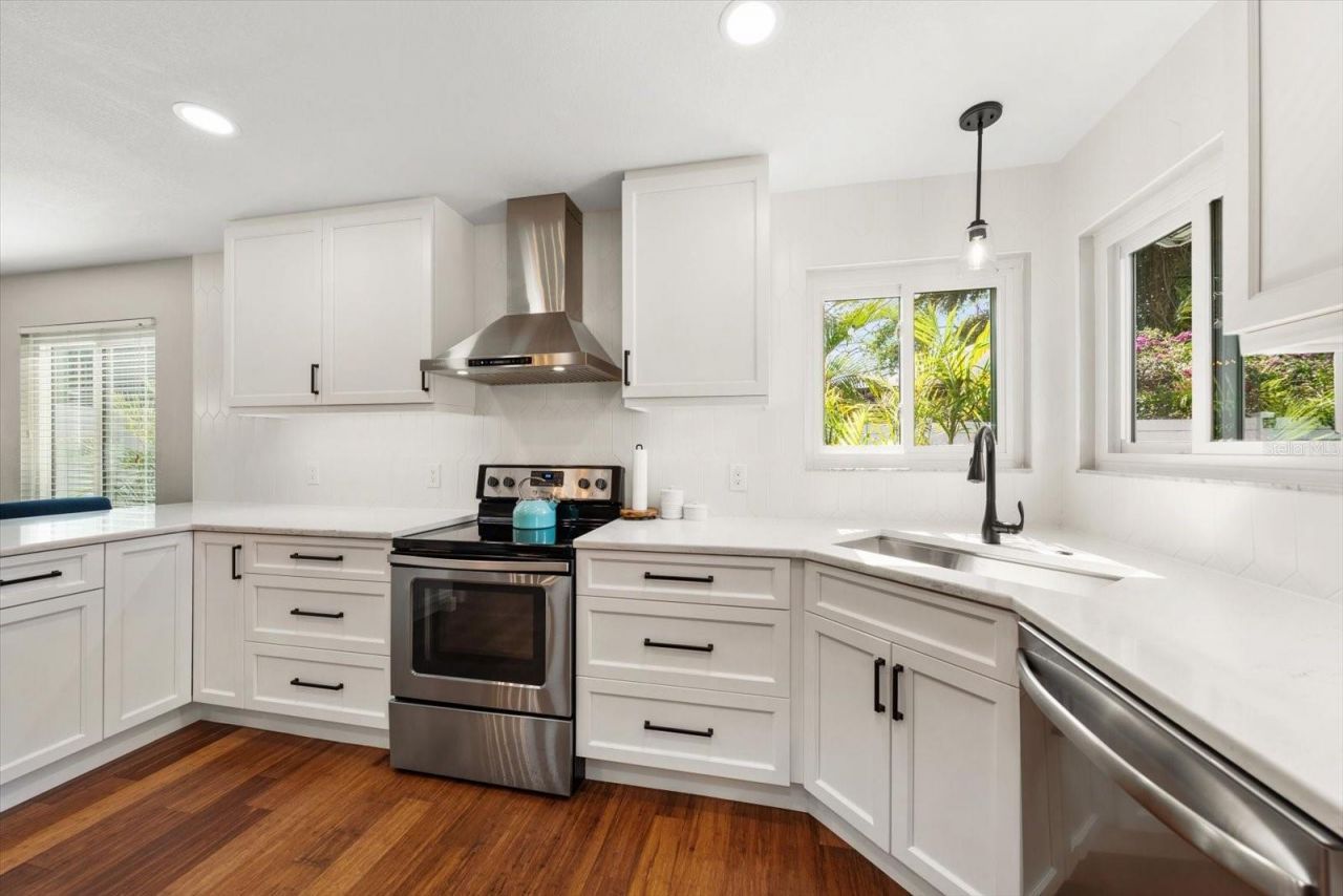 2929 Longbrooke Way , Clearwater, FL 33760 Photo