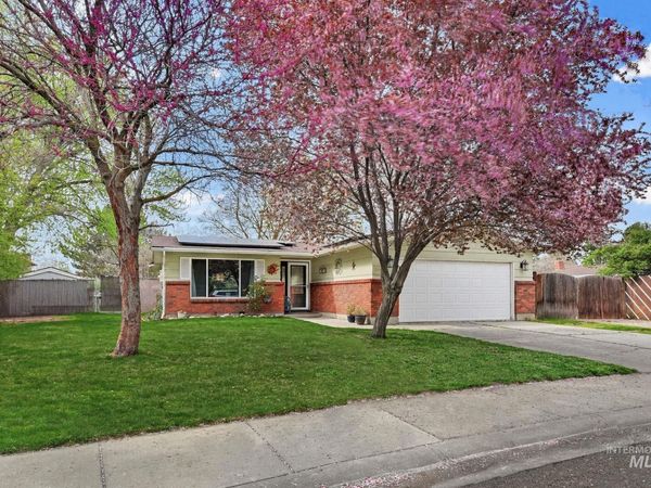 1995 N Wilmington Dr, Boise, ID 83704