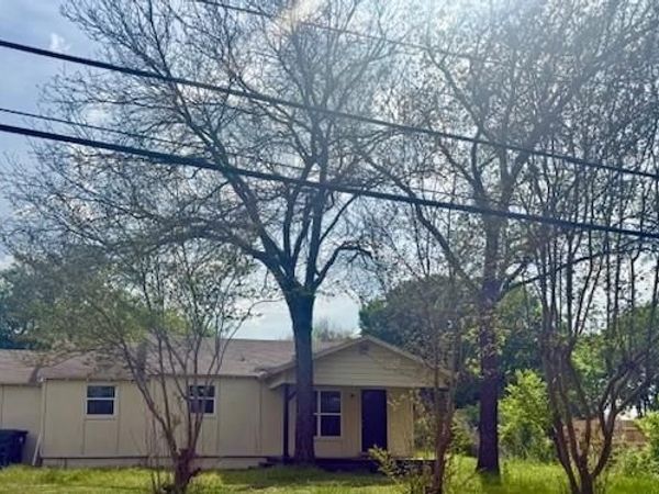 2621 Old Marlin, Waco, TX 76705