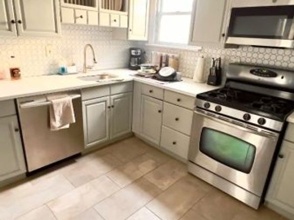 511 Hussa St, Unit 2, Linden, NJ 07036