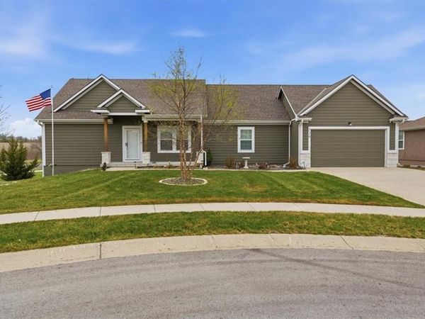 720 Gamma Grass Place, Raymore, MO 64083