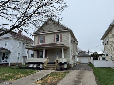 728 Oak Street NW, New Philadelphia, OH 44663