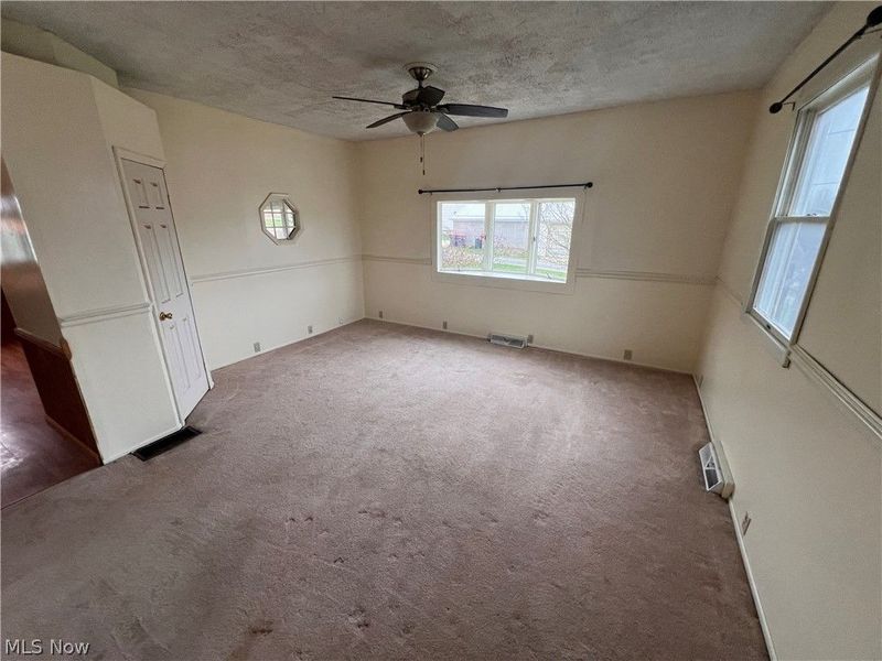 46215 Wyoming Avenue , Liverpool, OH 43920 Photo 11