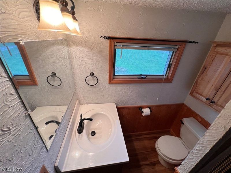 46215 Wyoming Avenue , Liverpool, OH 43920 Photo 13