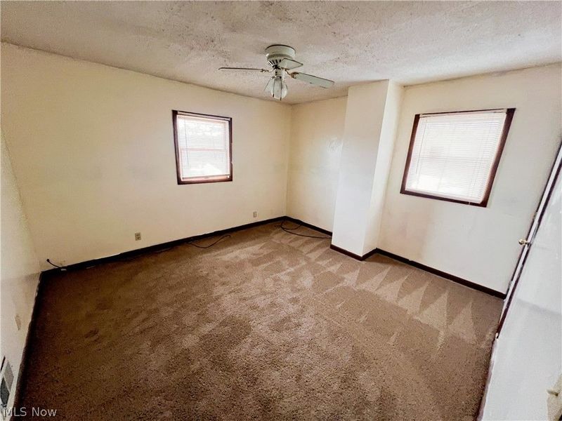 46215 Wyoming Avenue , Liverpool, OH 43920 Photo 16