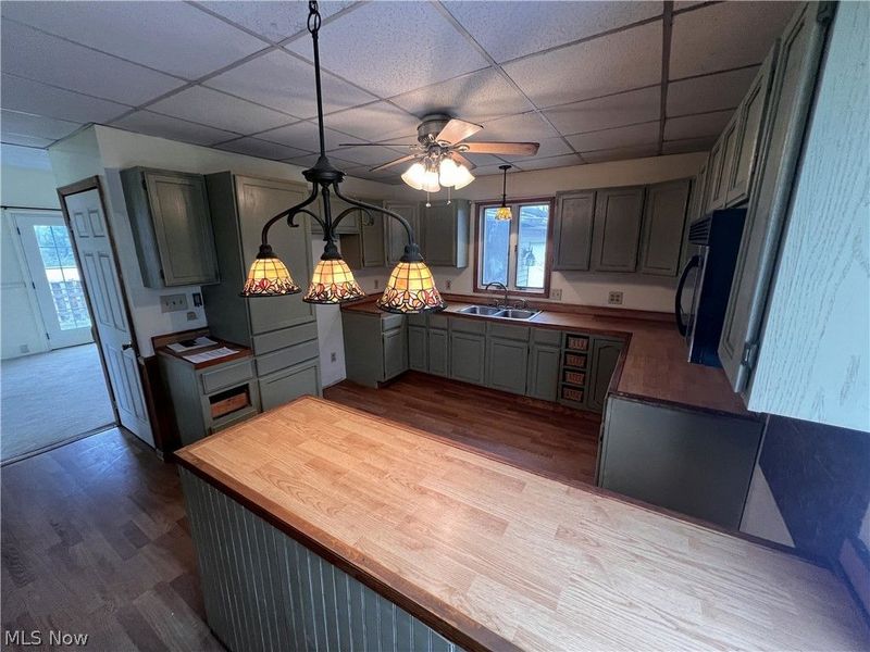 46215 Wyoming Avenue , Liverpool, OH 43920 Photo 9