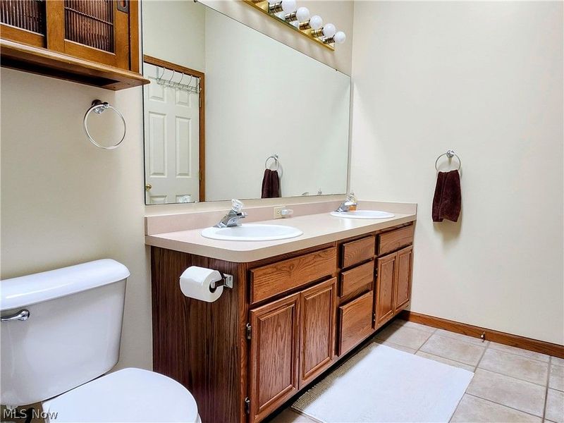 107 Cedar, Chardon, OH 44024 Photo 24