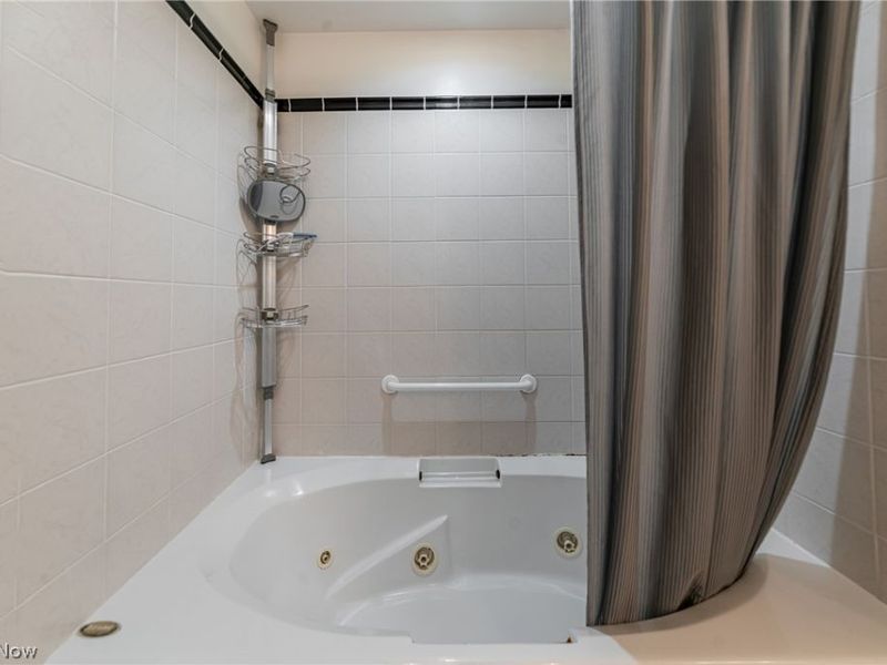 19717 Sagamore Road , Walton Hills, OH 44146 Photo 17