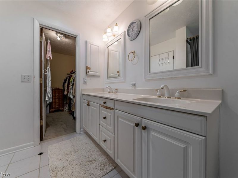 19717 Sagamore Road , Walton Hills, OH 44146 Photo 18