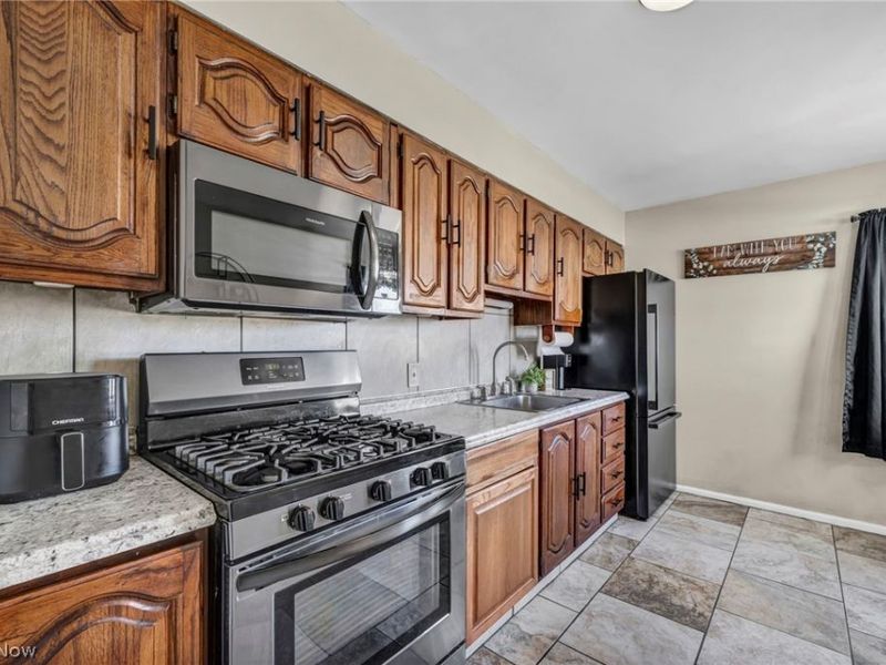 5804 Bangor Avenue , Cleveland, OH 44144 Photo 7