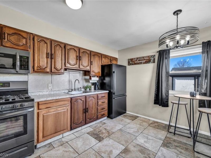 5804 Bangor Avenue , Cleveland, OH 44144 Photo 9