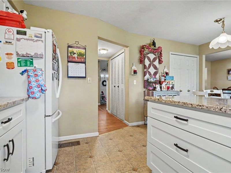 9809 Brookline Oval, Strongsville, OH 44136 Photo 16