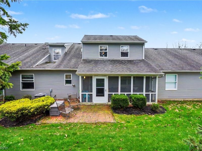 9809 Brookline Oval, Strongsville, OH 44136 Photo 4