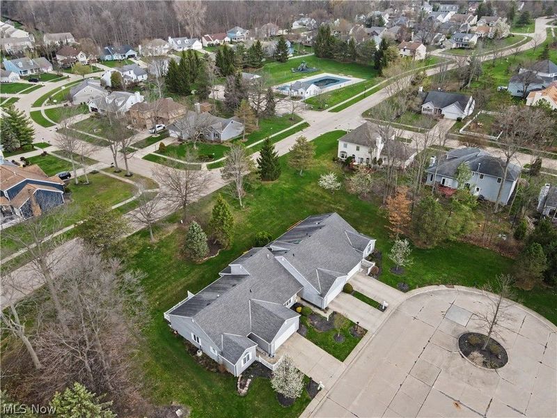 9809 Brookline Oval, Strongsville, OH 44136 Photo 5