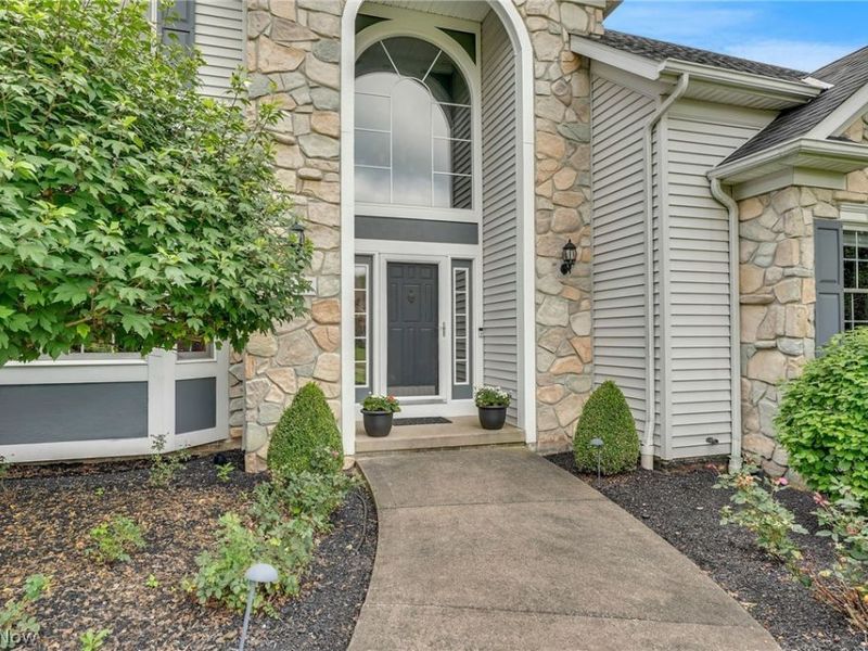 6487 Dorset Lane, Solon, OH 44139 Photo 2