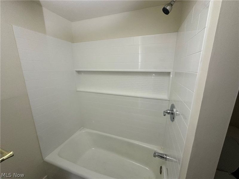 5885 Youngstown Hubbard Road, Hubbard, OH 44425 Photo 4