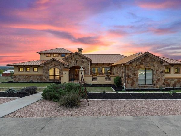 733 Dawn VW, Dripping Springs, TX 78620