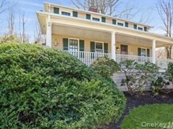 232 N Country Road , Mount Sinai, NY 11766