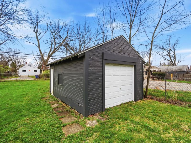 2378 Velma Avenue, Columbus, OH 43211 Photo 14