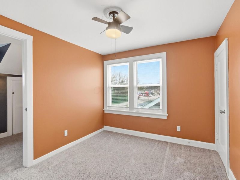 2378 Velma Avenue, Columbus, OH 43211 Photo 9