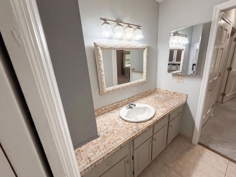 1289 Clubview Boulevard S, Columbus, OH 43235 Photo 13