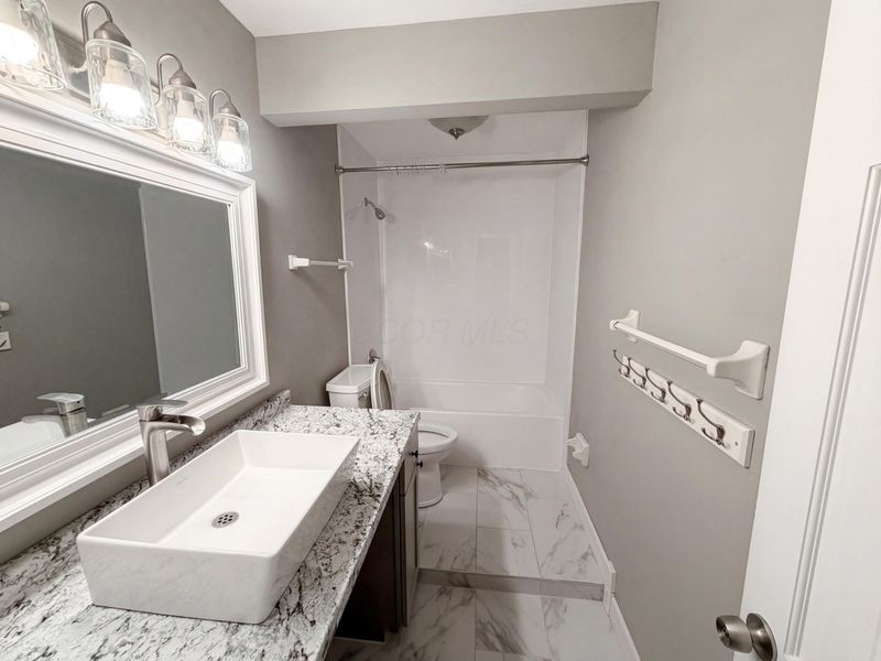 1289 Clubview Boulevard S, Columbus, OH 43235 Photo 16