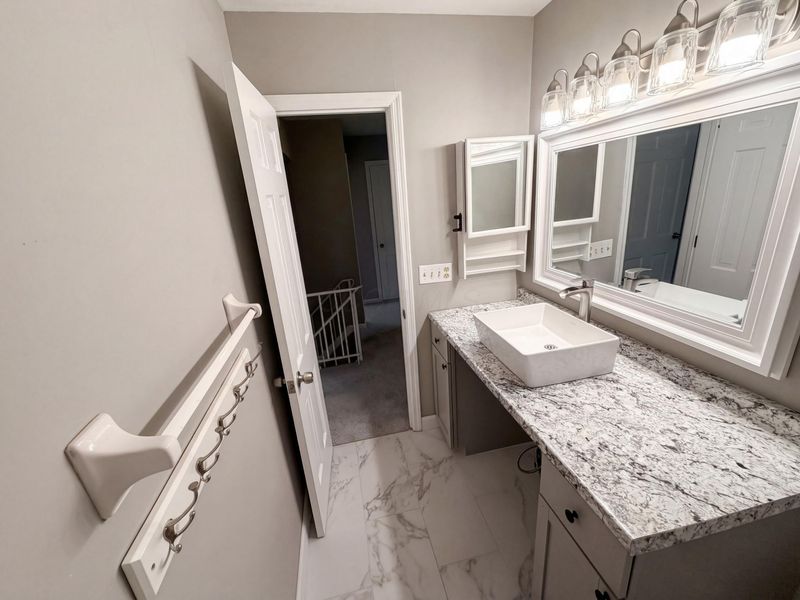 1289 Clubview Boulevard S, Columbus, OH 43235 Photo 17