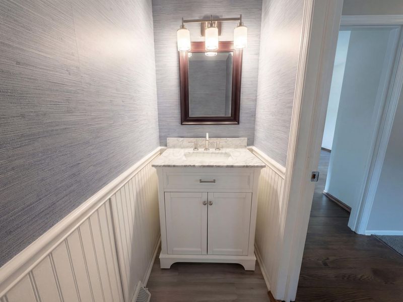 1289 Clubview Boulevard S, Columbus, OH 43235 Photo 24