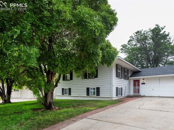61 Louis Nelson Road, Pueblo, CO 81001