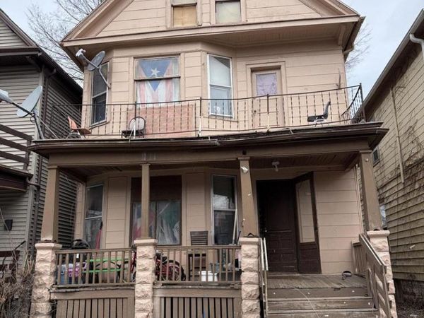 1912 W Rogers STREET, Milwaukee, WI 53204