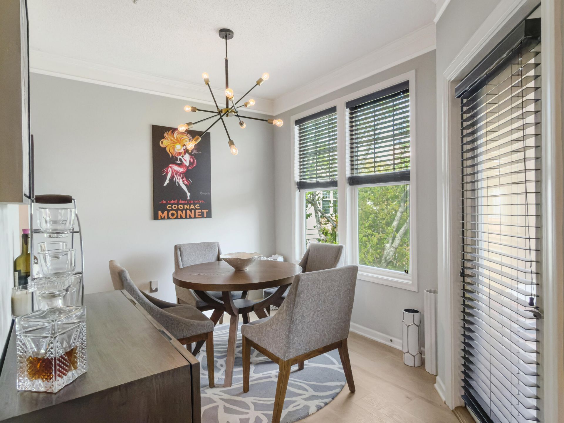 2432 Chatelain Way Photo 11