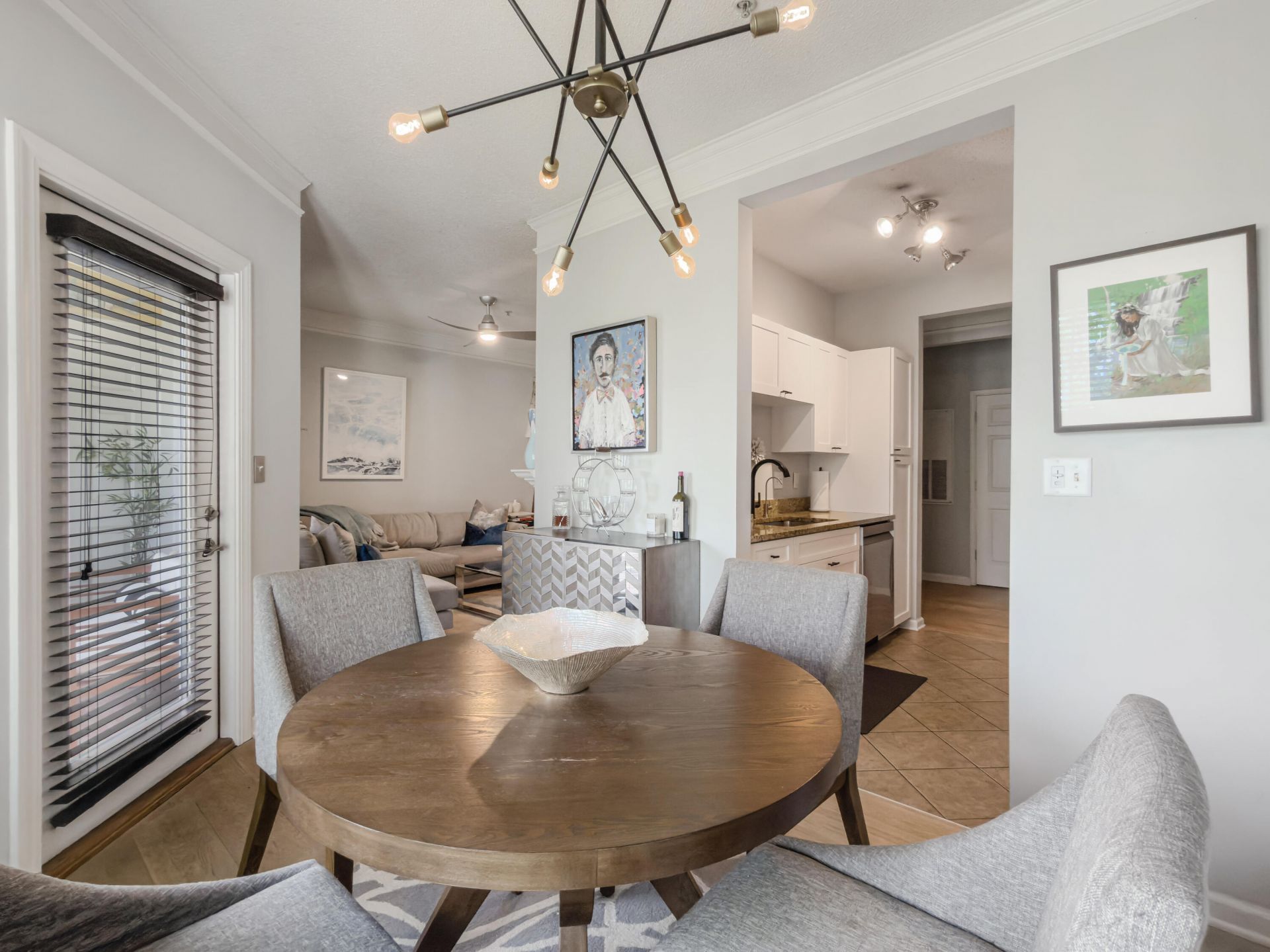 2432 Chatelain Way Photo 12