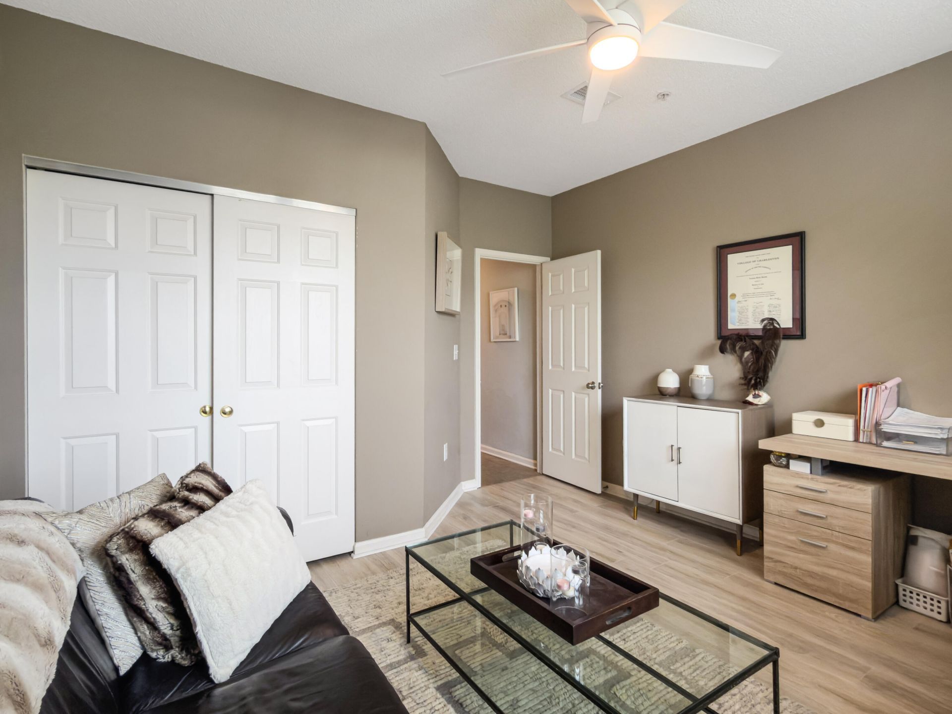 2432 Chatelain Way Photo 14