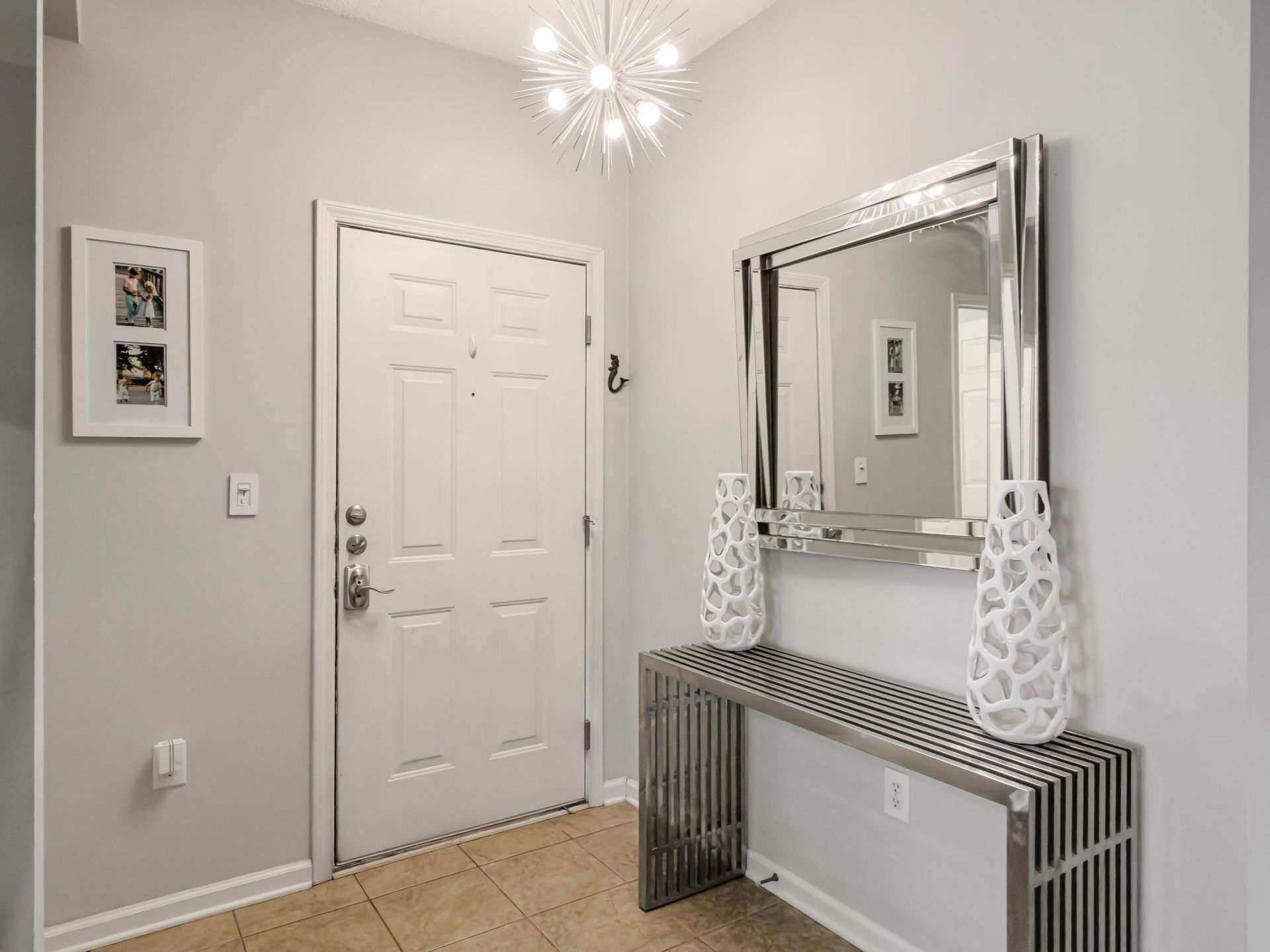 2432 Chatelain Way Photo 17