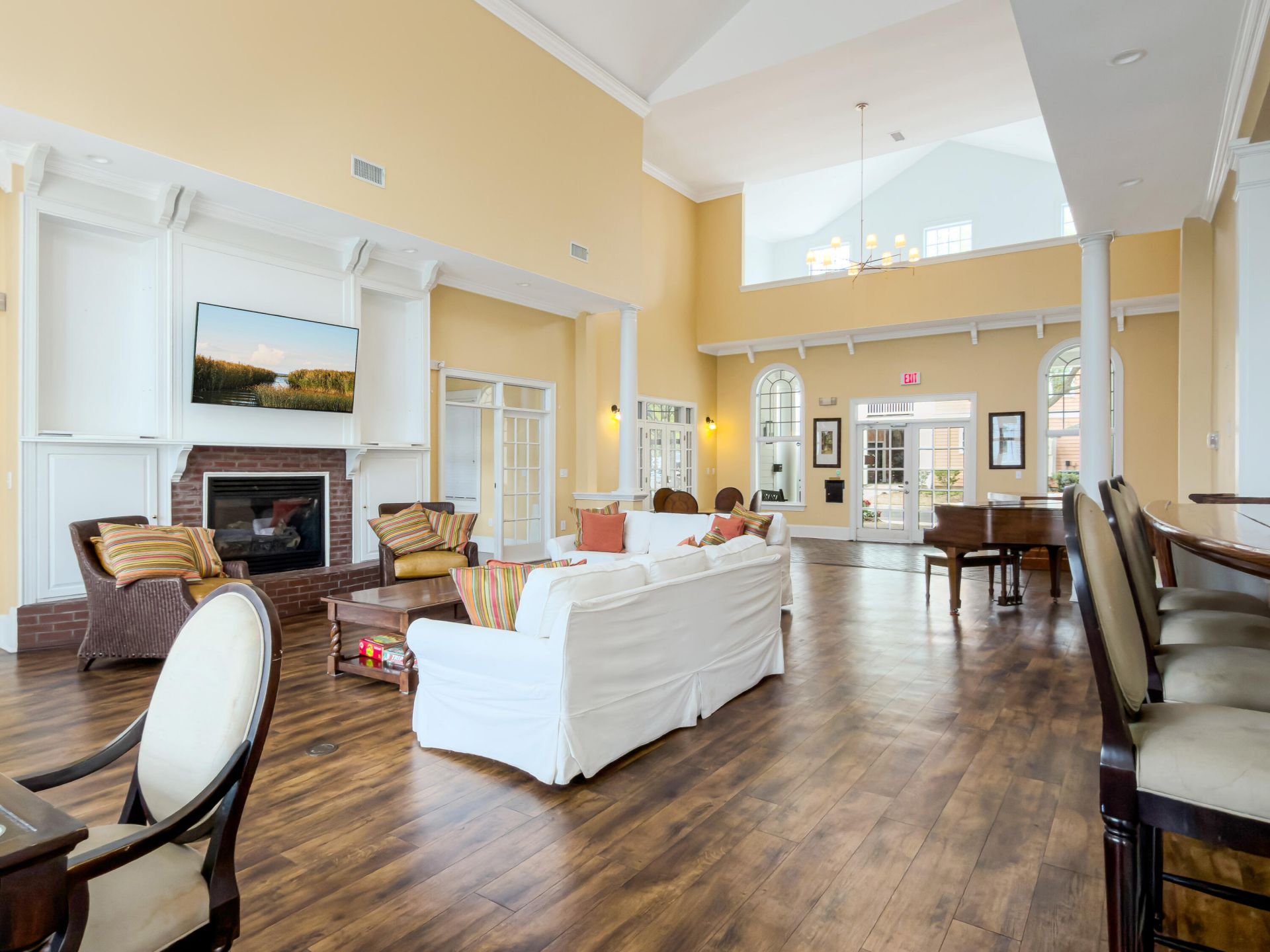 2432 Chatelain Way Photo 21