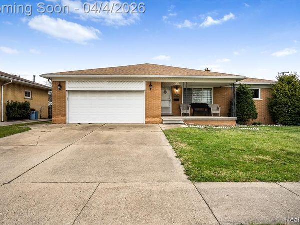 7117 N Evangeline Street, Dearborn Heights, MI 48127