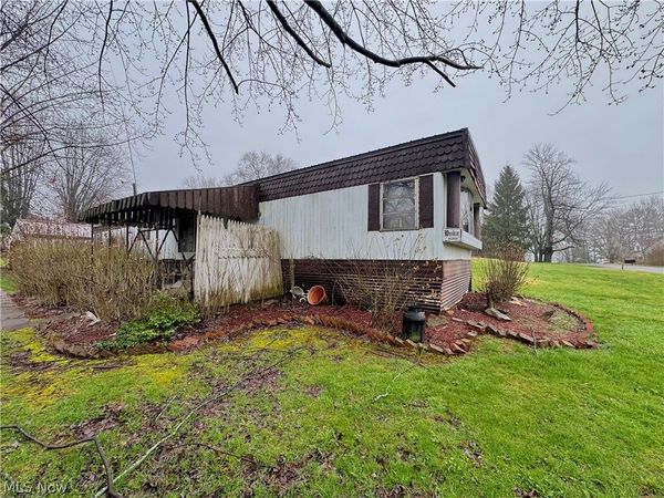 726 Boyd Street NE, Masury, OH 44438