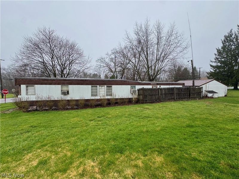 726 Boyd Street NE, Masury, OH 44438 Photo 4