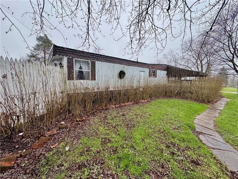 726 Boyd Street NE, Masury, OH 44438 Photo 5