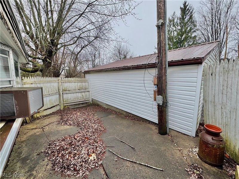 726 Boyd Street NE, Masury, OH 44438 Photo 9