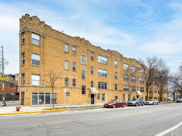 7227 N Rogers Avenue, Unit 1W, Chicago, IL 60645